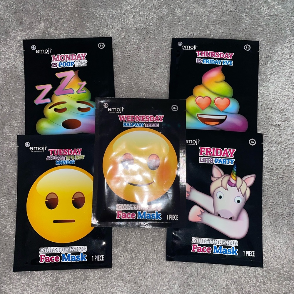 🌻NEW Emoji Face Masks